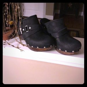 Ugg black clogs size 8
